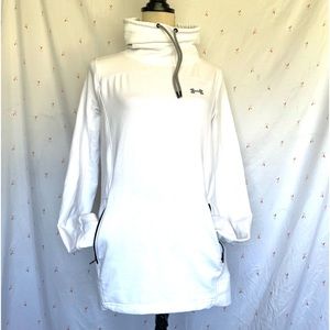 Under Armour Scoop Neck Sweatshirt Size Women’s Medium